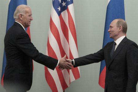 Joe Biden și Vladimir Putin au discutat la telefon. Subiectul – amestecul în alegeri