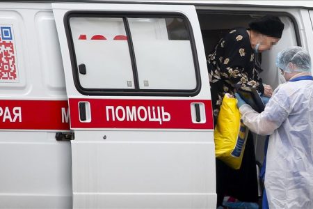 Raze de speranță în Rusia și Ucraina, care merg pe un trend descrescător al cazurilor noi