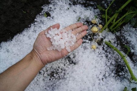 Un nou cod GALBEN de vânt puternic și grindină pentru astăzi