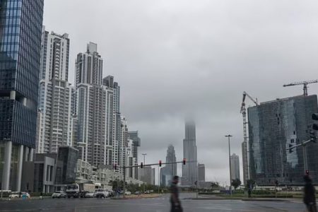 VIDEO//Emiratele Arabe Unite, cu ajutorul dronelor, provoacă o „însămânțare a norilor”, pentru a aduce ploi și a calma temperaturile mari