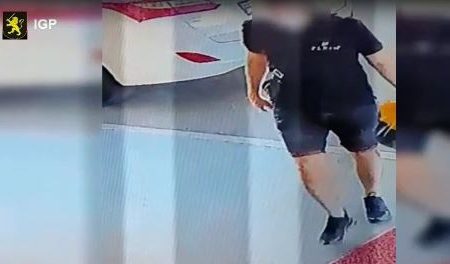 VIDEO//Liderul unei grupări criminale din Israel, specializată în tâlhării, șantajuri, trafic de arme și droguri, omoruri la comandă, a fost reținut pe teritoriul Republicii Moldova
