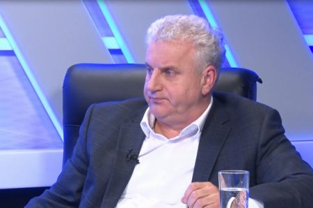 VIDEO/ Dron, despre actuala guvernare: „E una să faci Harvard-ul frecventând cursurile și e cu totul altceva să le faci de la distanță ”
