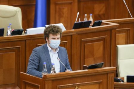Sindicaliștii cer acordarea premiului anual. Răspunsul deputatului PAS, Dan Perciun