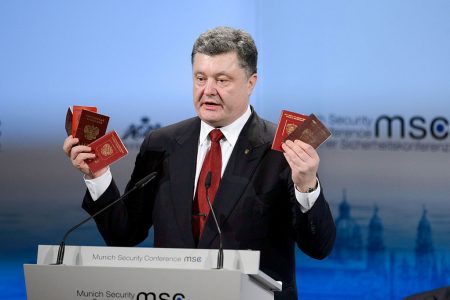 Poroshenko: „Atâta timp cât Vladimir Putin va fi la putere, Kievul nu va mai putea avea relații normale cu Moscova”