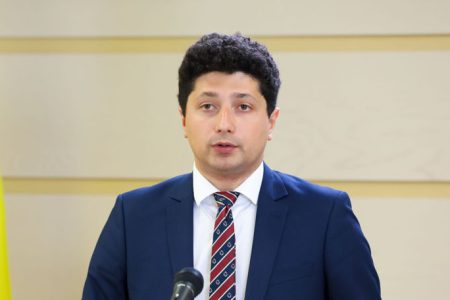Radu Marian: „Guvernul îndeamnă oamenii să economisească consumul de resurse energetică”
