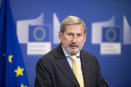 Comisarul European pentru Buget și Administrație, Johannes Hahn, va efectua o vizită de lucru la Chișinău