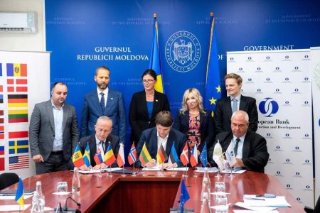 Peste 22 000 de apartamente vor putea beneficia de servicii de încălzire mai calitative. Spînu: „Pas cu pas ne reușește să investim în noile tehnologii”