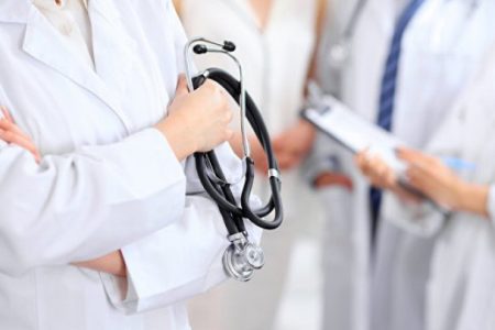 Salariile personalului din instituțiile medico-sanitare publice vor fi majorate, în medie cu 10%