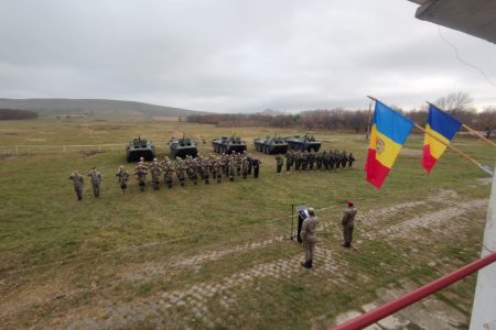 Militarii Armatei Naționale participă la un exerciţiu organizat în România. Antrenamentele au ca scop creşterea interoperabilităţii