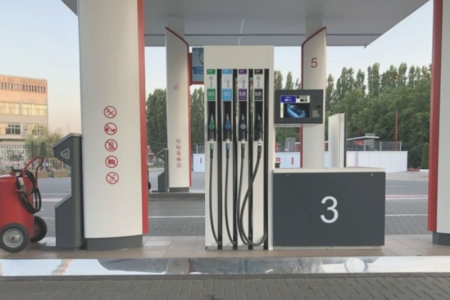 Din ianuarie, carburanții se vor scumpi: ANRE a aprobat marja comercială specifică la comercializarea cu amănuntul a produselor petroliere principale de tip standard