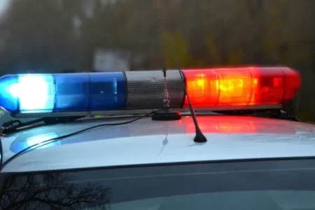 Poliția limitează accesul vehiculelor și a persoanelor în centrul Chișinăului. Care e motivul