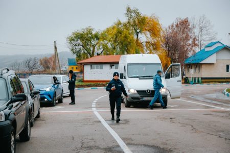 În ultimele 24 de ore, în punctele de trecere a frontierei fluxul de persoane a constituit 44 251 traversări