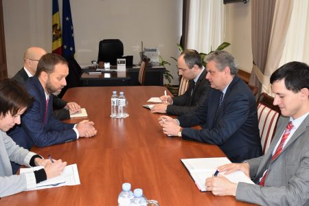 Oleg Serebrian a avut o întrevedere cu șeful Delegației Uniunii Europene în R. Moldova, Jānis Mažeiks