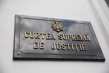 Șapte judecători de la CSJ și un membru al CSM au depus cereri de demisie
