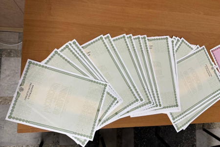 Blanchete pentru acte oficiale ale Federației Ruse, depistate în habitaclul unui microbuz condus de un moldovean