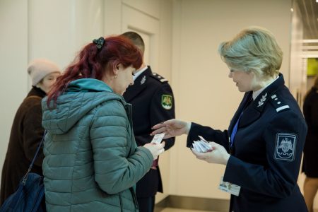 În ultimele 24 de ore, în punctele de trecere a frontierei fluxul de persoane a constituit 37 763 traversări