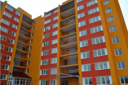 Se reia construcția locuințelor sociale: Peste patru sute de clădiri vor fi construite în 12 localități din țară