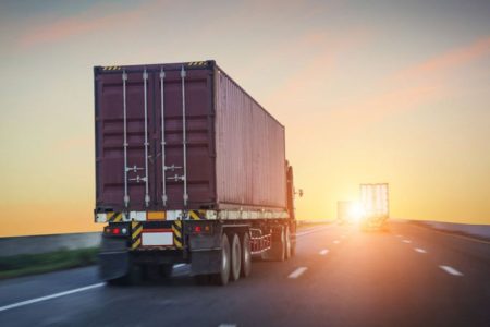 Transportatorii de mărfuri din R. Moldova vor continua să circule în UE fără autorizații