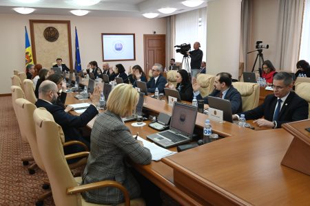 Guvernul a aprobat Strategia națională de dezvoltare a sectorului de tineret