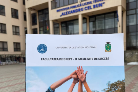 Studenții Universității de Stat din Moldova au organizat un tur informativ în liceele din țară