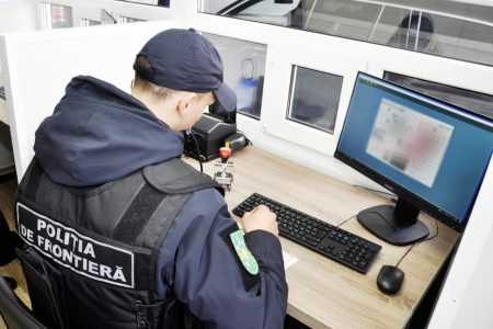 Un moldovean și un ucrainean, cercetați pentru uz de fals în acte oficiale