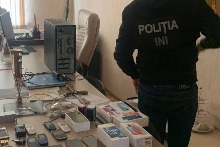 Escrocherie sub pretextul confecționării ușilor și ferestrelor: Învinuiții au însușit sute de mii de lei