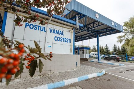 Accesul prin postul vamal Costești, restricționat. Care e motivul