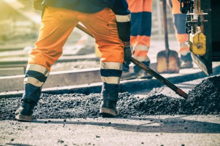 Ziua internațională a solidarității oamenilor muncii: BNS, cu date despre cât lucrează femeile și bărbații