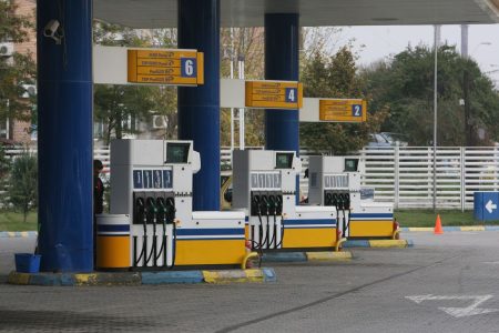 Construirea stațiilor de alimentare cu combustibil va fi interzisă în apropierea spațiilor verzi