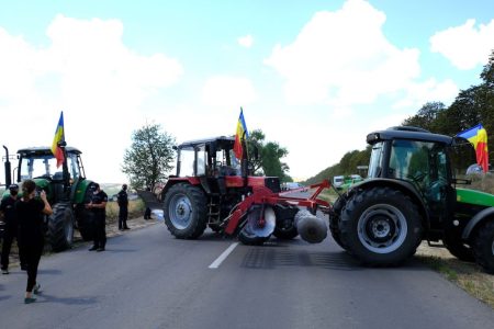Fermierii amenință cu proteste, în cazul în care nu se va interzice importul producției agricole din Ucraina