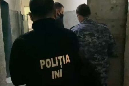 Un deținut a mai primit doi ani de închisoare, după ce a șantajat o femeie, cerându-i bani