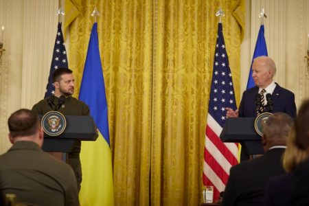 SUA şi Ucraina încep negocieri pentru intensificarea cooperării lor militare