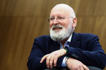 Frans Timmermans a demisionat din poziția de vicepreședinte al Comisiei Europene pentru a candida la funcția de prim-ministru al Olandei