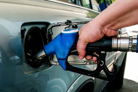 Prețul benzinei și al motorinei crește, chiar dacă nesemnificativ