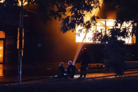 VIDEO/ Odesa, atacată din nou noaptea trecută: Un obuz a căzut peste un supermarket