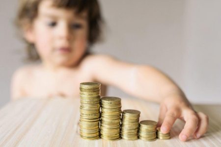 Indemnizația unică la nașterea copilului va fi majorată la 21.350 lei, începând cu 1 ianuarie 2025