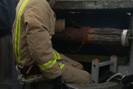 Salvatorii IGSU au salvat o femeie care a căzut într-o fântână