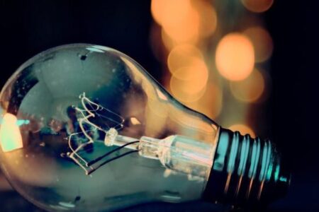 Autoritățile planifică ieftinirea energiei electrice cu 21%