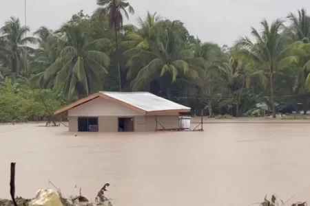Ploi și inundații puternice în Filipine. Aproximativ 13 persoane au murit