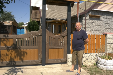 VIDEO/ Un bărbat din satul Talmaza, raionul Ștefan Vodă, transformă lemnul în artă