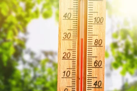 Mai răbdăm o zi și scăpăm de caniculă. Meteorologii promit că, de joi, căldura se va domoli