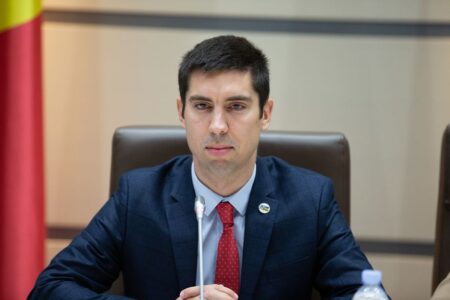 Popșoi: Banii destinați studiilor copiilor diplomaților vor fi puși pe pauză