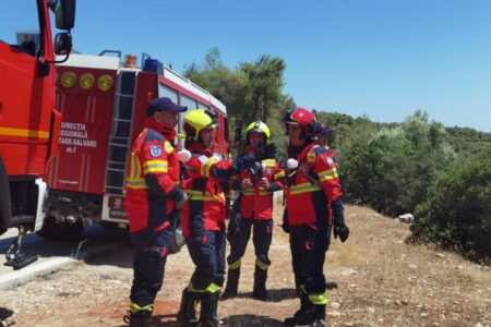 Prima misiune din Grecia realizată cu succes de pompierii din Moldova. Aceștia au intervenit la lichidarea unui incendiu în apropierea orașului Corfu