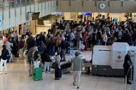 Aglomerație la Aeroportul Internațional Chișinău. Poliția de Frontieră a implementat măsuri speciale pentru degajarea circulației