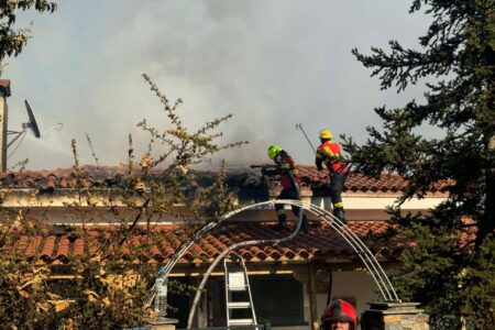 VIDEO/ Pompierii moldoveni, detașați în Grecia, continuă să lupte cu flăcările