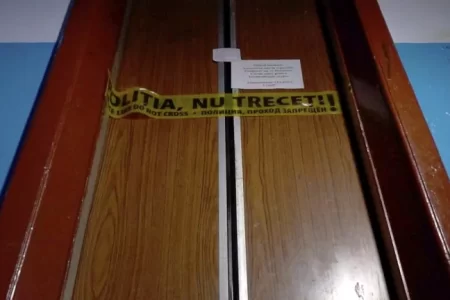 VIDEO/ Detalii despre copilul de doi ani, căzut în puțul unui lift dintr-un bloc din orașul Ungheni