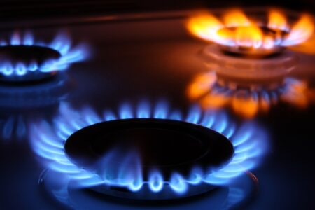 Ne întoarcem de unde am pornit acum trei ani – la stare de urgență în sectorul energetic