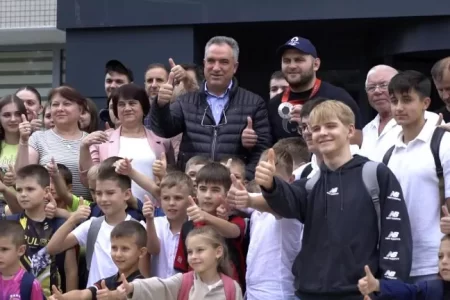 VIDEO/ Ion Basoc, sportivul paralimpic, originar din Ungheni, a revenit acasă după competițiile din Paris
