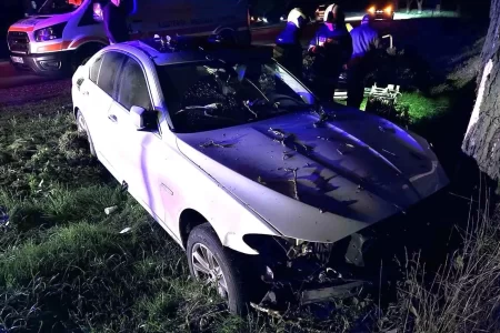 Cursă ca-n filme la Cahul! Un șofer nu s-a oprit la solicitarea poliției, iar ulterior s-a tamponat într-un copac
