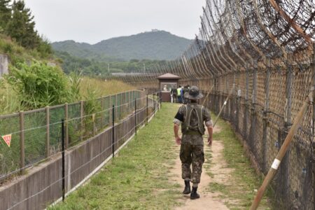 Coreea de Nord aruncă în aer părți ale drumurilor intercoreene